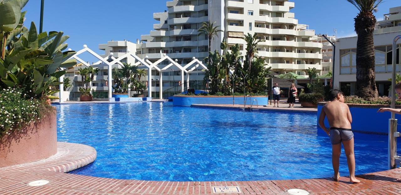 Apartamentos Holidays Benalbeach Benalmádena Exteriör bild