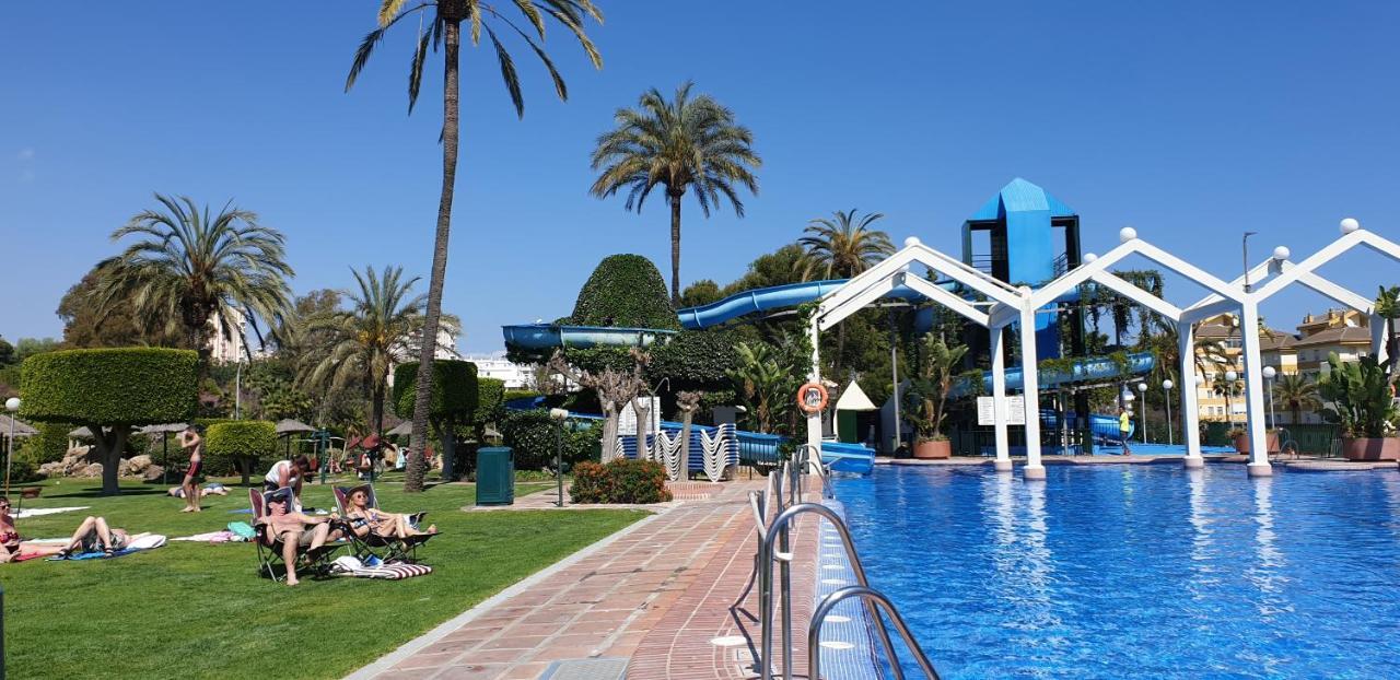 Apartamentos Holidays Benalbeach Benalmádena Exteriör bild
