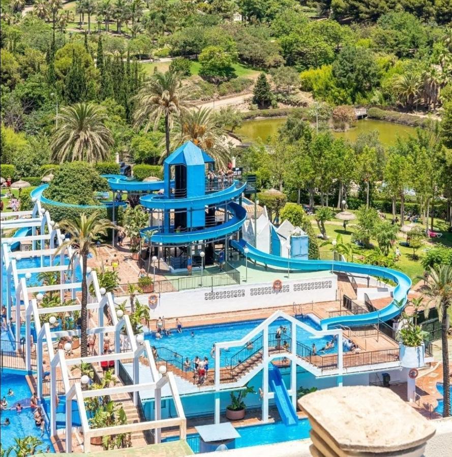 Apartamentos Holidays Benalbeach Benalmádena Exteriör bild