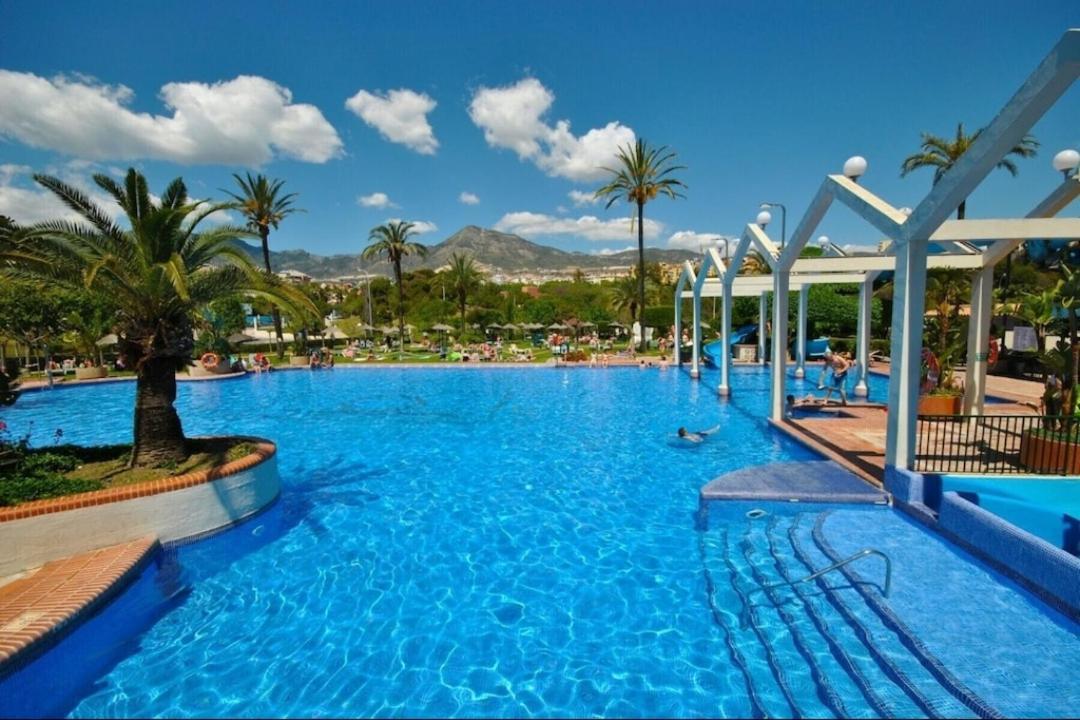 Apartamentos Holidays Benalbeach Benalmádena Exteriör bild