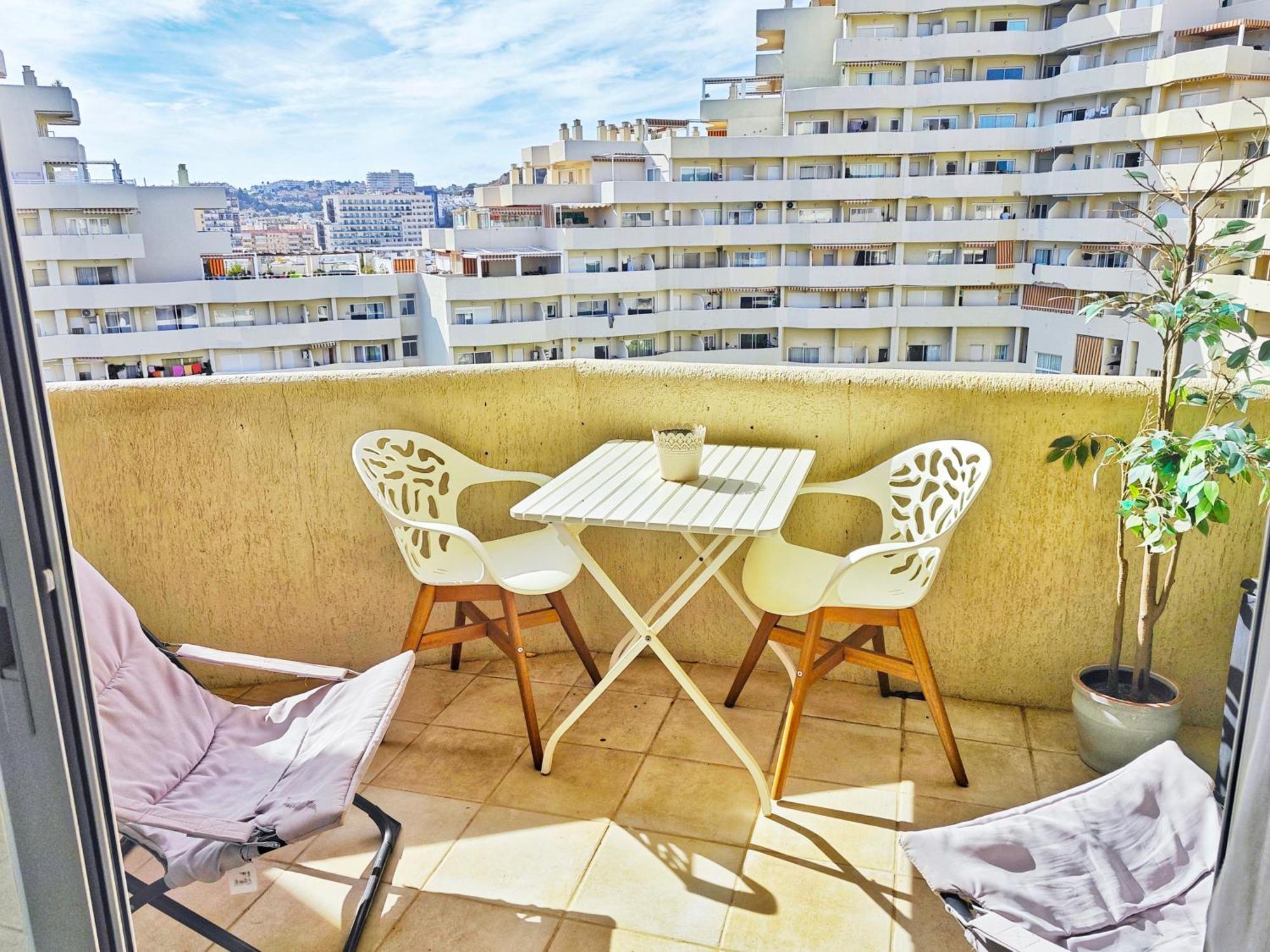 Apartamentos Holidays Benalbeach Benalmádena Exteriör bild