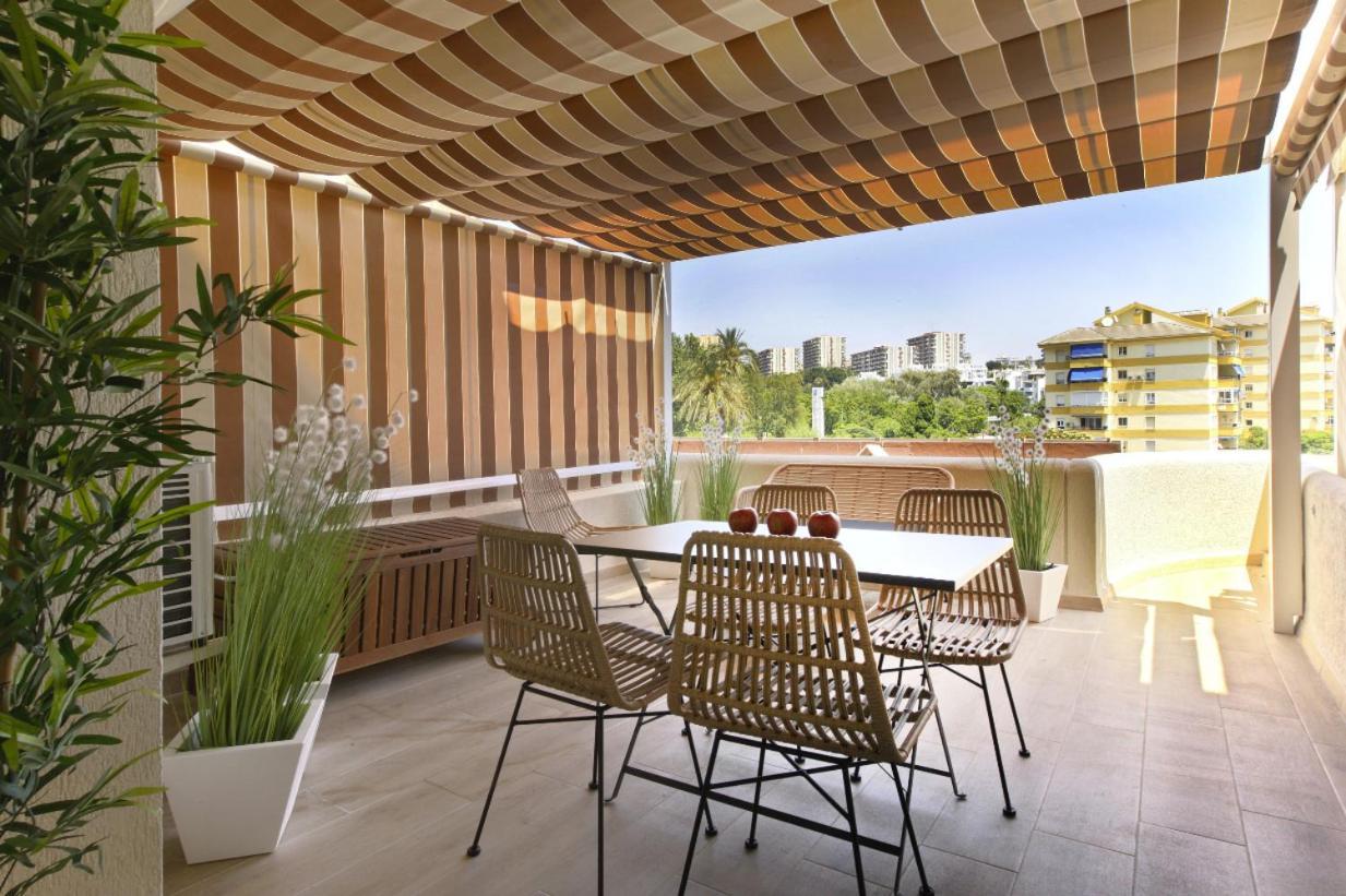 Apartamentos Holidays Benalbeach Benalmádena Exteriör bild
